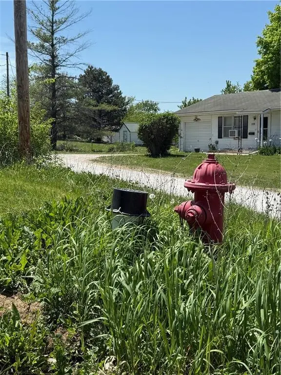 3rd and Cedar ST, Ridgeway, MO 64481