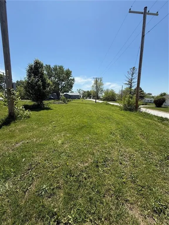 3rd and Cedar ST, Ridgeway, MO 64481
