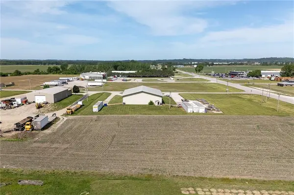 801 Woodsdale RD, Elwood, KS 66024