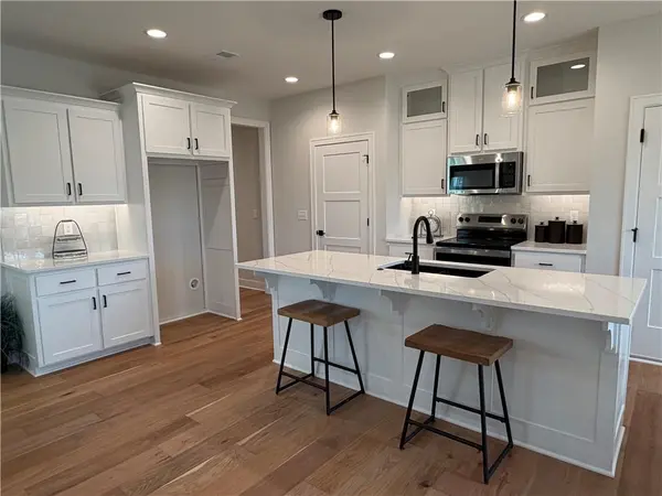 1642 N 157th TER, Basehor, KS 66007