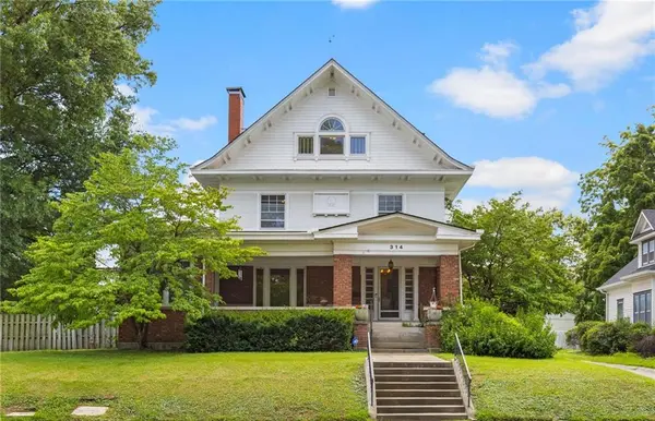 314 E Gay ST, Warrensburg, MO 64093