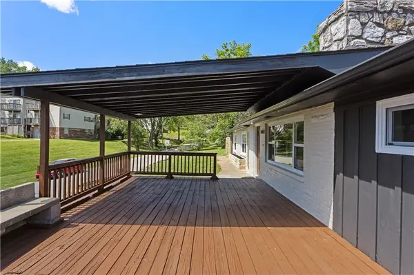 3705 N Walrond AVE, Kansas City, MO 64117