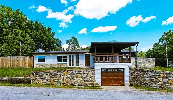 3705 N Walrond AVE, Kansas City, MO 64117