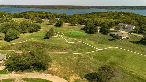 7882 Seneca Lake RD, Ozawkie, KS 66070