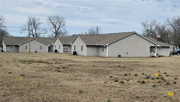 205 Indiana ST, Oswego, KS 67356