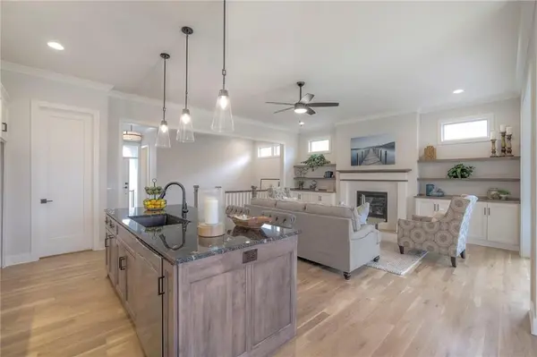 13841 Westgate ST, Overland Park, KS 66221