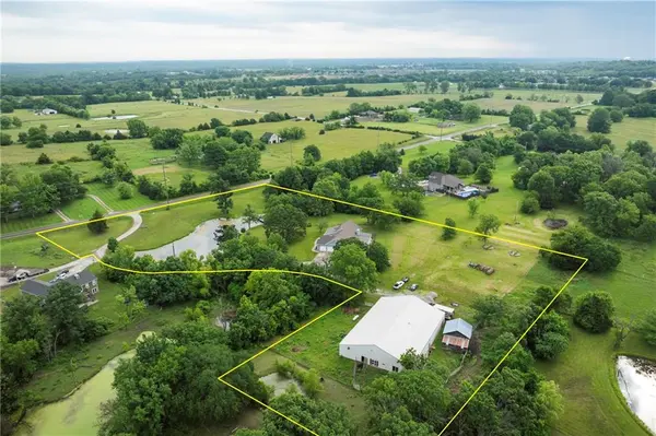 35705 E Rd Mize RD, Oak Grove, MO 64075