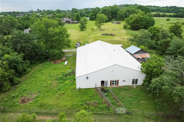 35705 E Rd Mize RD, Oak Grove, MO 64075