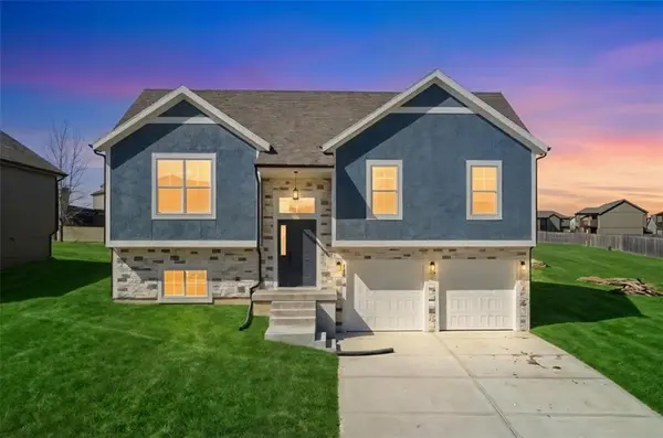 18410 Rock Creek DR, Smithville, MO 64089