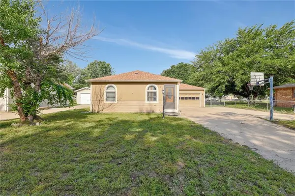 141 N Tracy ST, Wichita, KS 67212