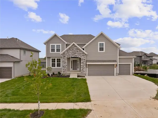 19787 W 114th PL, Olathe, KS 66061