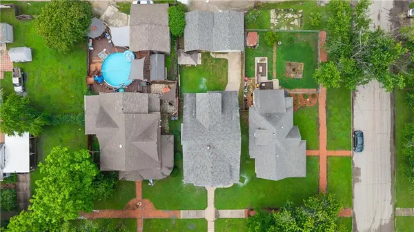 704 Lincoln ST, Coffeyville, KS 67337