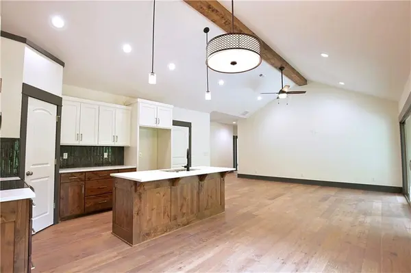 1318 Kristie CIR, Excelsior Springs, MO 64024