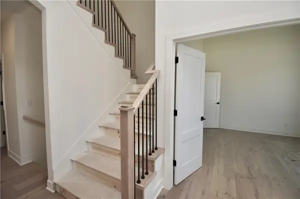 8377 NE 77th TER, Kansas City, MO 64158