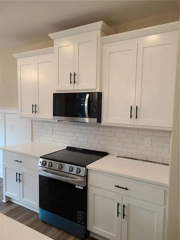 2212 Pemberton DR, Harrisonville, MO 64701