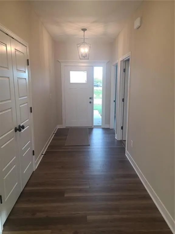 2212 Pemberton DR, Harrisonville, MO 64701