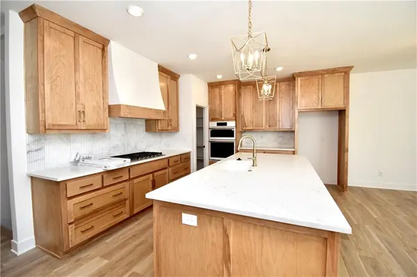 8373 NE 77th TER, Kansas City, MO 64158