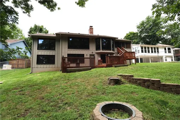 10920 E 71st TER, Raytown, MO 64133