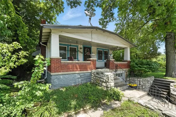 5310 Blue Pkwy, Kansas City, MO 64130