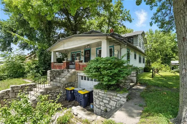 5310 Blue Pkwy, Kansas City, MO 64130