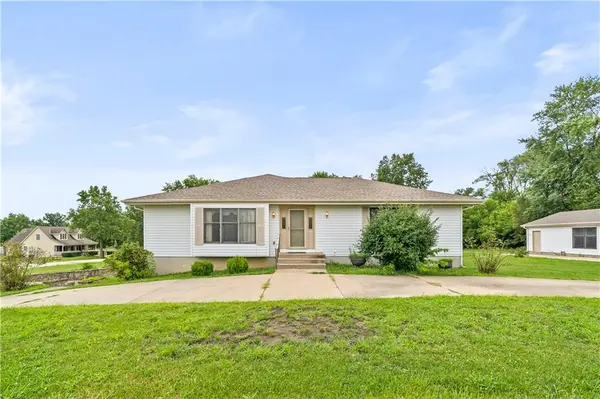 19910 Lamar AVE, Stilwell, KS 66085
