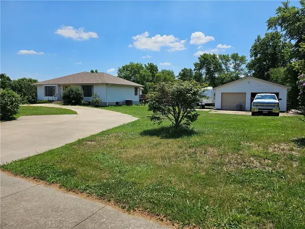 19910 Lamar AVE, Stilwell, KS 66085