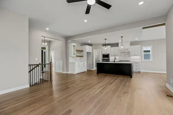 25446 W 91st TER, Lenexa, KS 66227