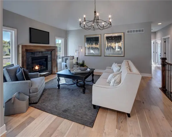 7237 Allman DR, Shawnee, KS 66217