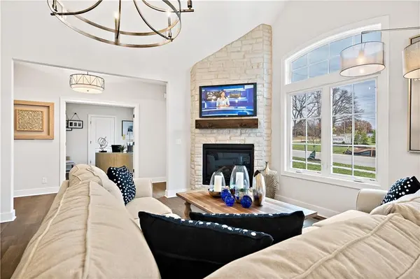 7239 Allman DR, Shawnee, KS 66217