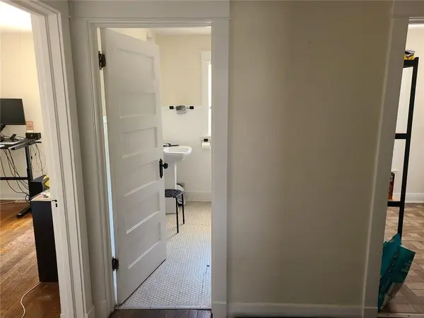 835 W 39TH TER, Kansas City, MO 64111