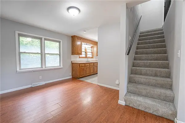 202 W Henry ST, Green Ridge, MO 65332