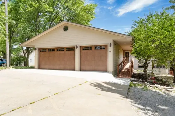 284 W Flint Hills DR,  Alma,  KS 66401