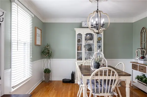 3743 NE Woodland CT, Lee's Summit, MO 64064