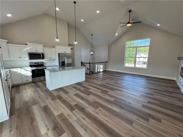 320 NE 51st RD, Warrensburg, MO 64093