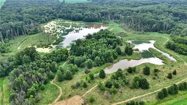 24 HWY HWY, Keytesville, MO 65261