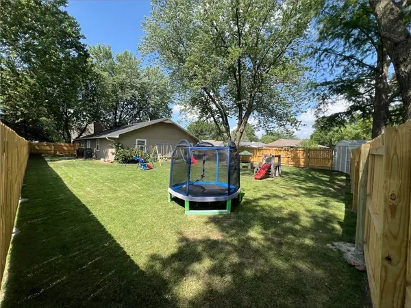308 Caroline DR, Frontenac, KS 66763