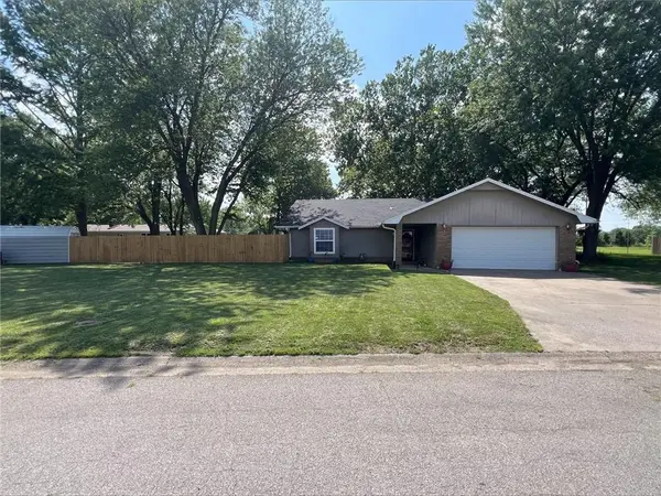 308 Caroline DR,  Frontenac,  KS 66763