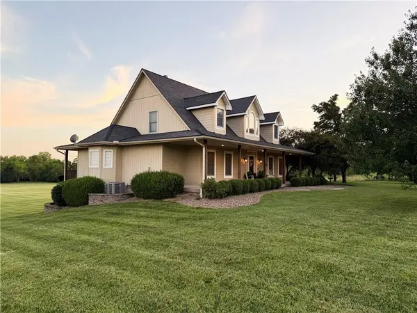 18001 E Hubach Hill RD, Pleasant Hill, MO 64080