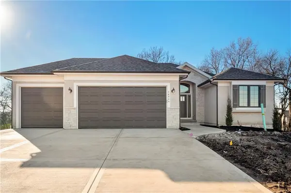 25353 W 149th TER, Olathe, KS 66061