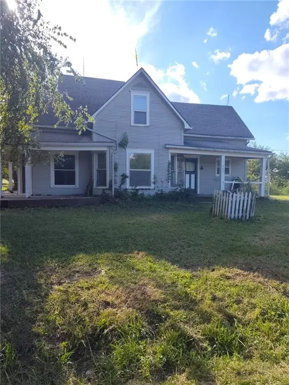 202 W Poplar ST, Gentry, MO 64453