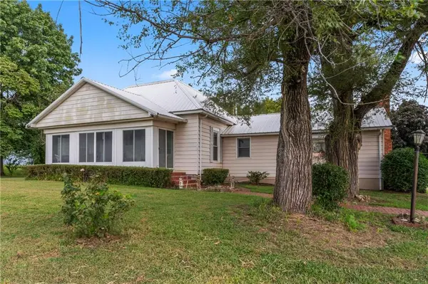 81 SE 500th RD, Clinton, MO 64735