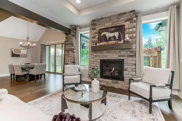 25738 W 96 ST, Lenexa, KS 66227