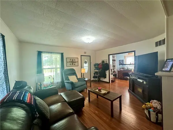 406 E Cherry ST, Skidmore, MO 64487