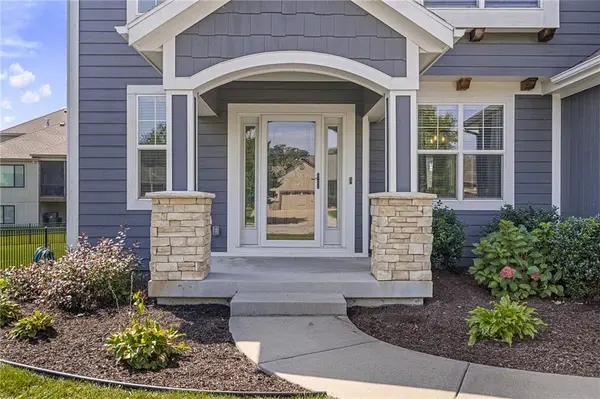 21891 W 176th TER, Olathe, KS 66062