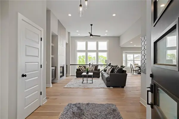 25080 W 141st TER, Olathe, KS 66061