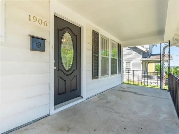 1906 Sacramento ST, St Joseph, MO 64507