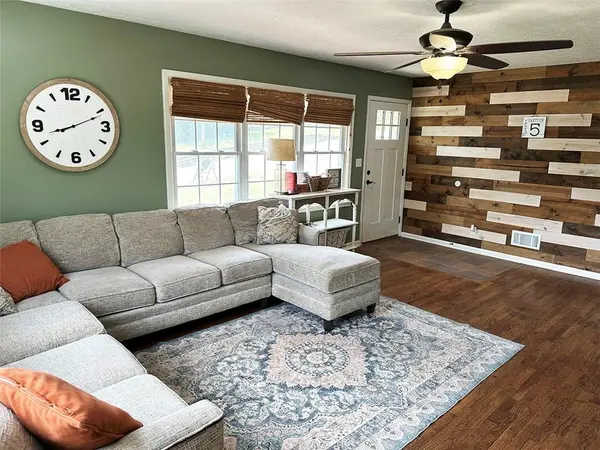 400 Beverly AVE, Excelsior Springs, MO 64024