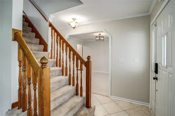 1504 NW Weatherstone DR, Blue Springs, MO 64015