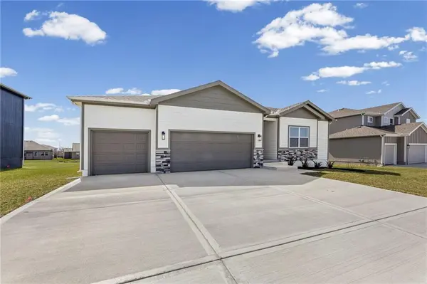 18615 W 193rd ST, Spring Hill, KS 66083