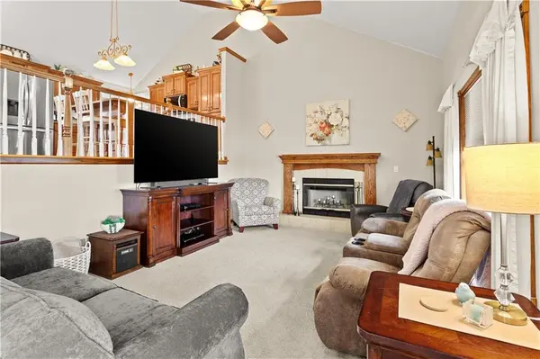 7898 Greenton TRL, Odessa, MO 64076